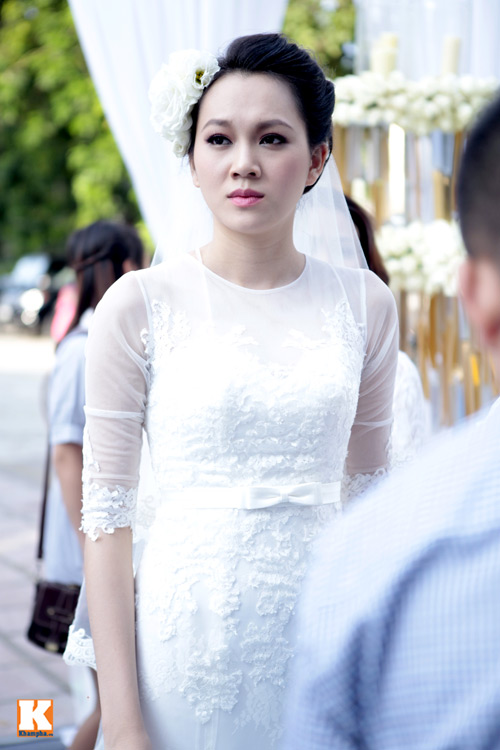 Ngọc Thạch được rước bằng siêu xe 12 tỷ - 13