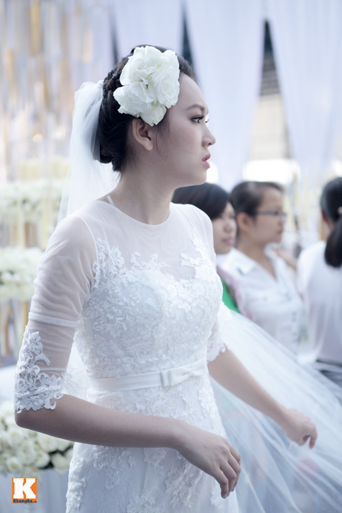 Ngọc Thạch được rước bằng siêu xe 12 tỷ - 11