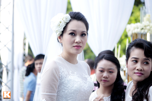 Ngọc Thạch được rước bằng siêu xe 12 tỷ - 12