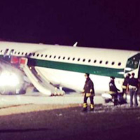 Tin tức trong ngày - Italia: Máy bay chở khách trượt khỏi đường băng
