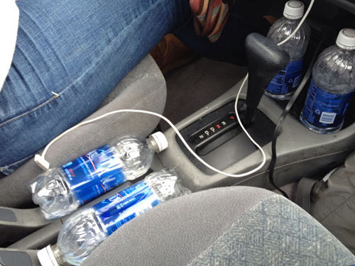 Uống nước đóng chai để trong xe hơi bị ung thư? - 1
