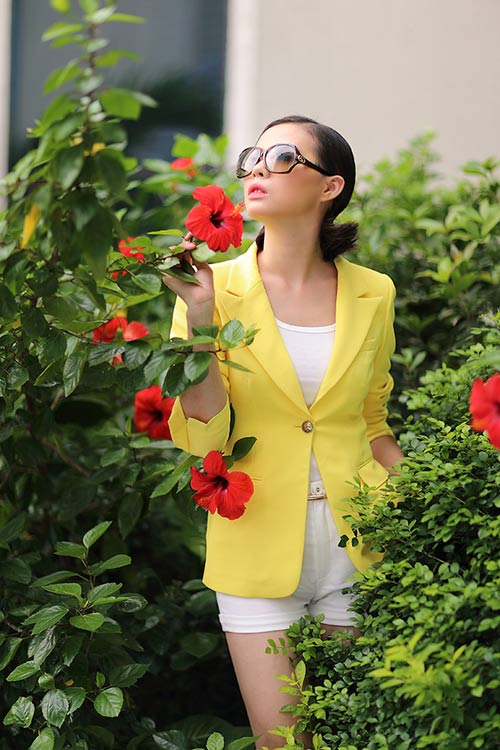 Bích Ngọc hóa nữ công sở gợi cảm - 6