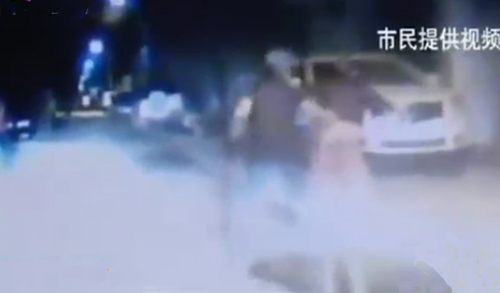 TQ: Tưới xăng thiêu sống tình địch giữa phố - 1