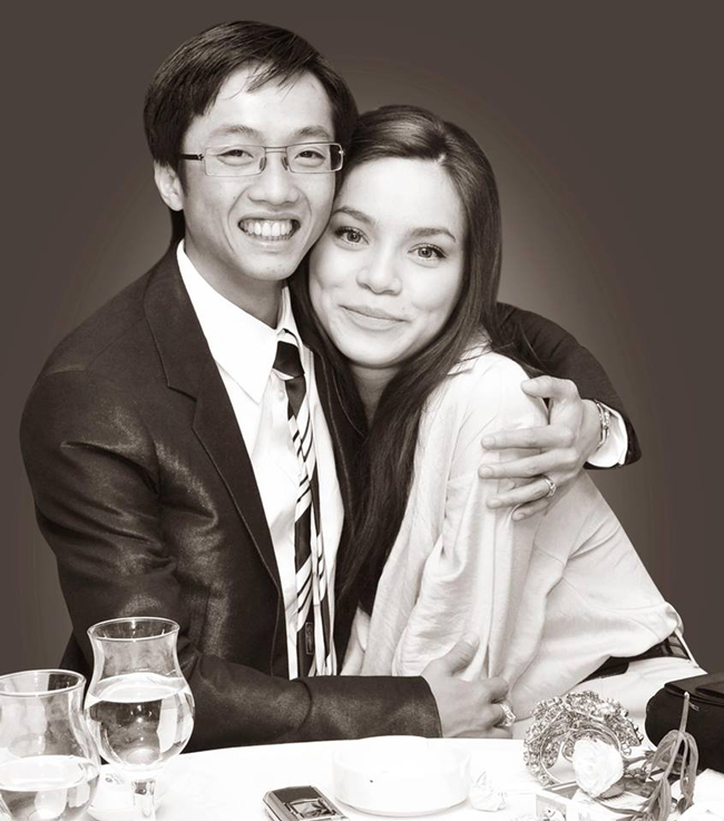 Ca sỹ Hồ Ngọc Hà và doanh nhân Nguyễn Quốc Cường là một trong những cặp đôi hot nhất của showbiz Việt trong suốt những năm qua. Nàng được mệnh danh là nữ hoàng giải trí, còn chàng là con trai duy nhất của một trong những người phụ nữ quyền lực nhất trong giới kinh doanh của Việt Nam.
