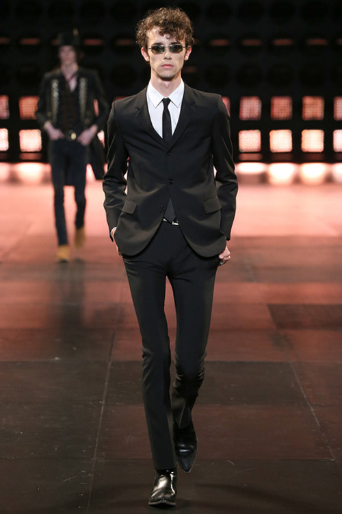 Chàng trai phá cách và nổi loạn trên sàn diễn Paris - 13
