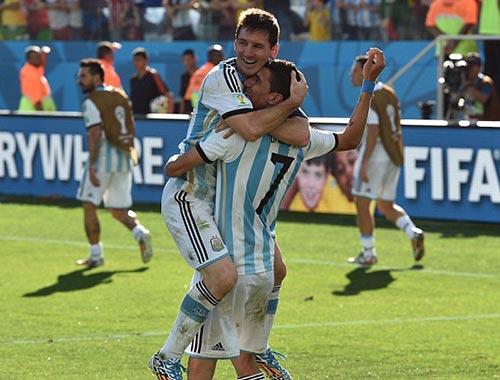 Messi: Argentina may mắn “thoát chết” - 1