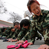 Tin tức trong ngày - TQ: Đưa trẻ nghiện game vào trại huấn luyện quân sự