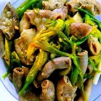 Ẩm thực - Lòng xào hoa kim châm, món ngon quê hương