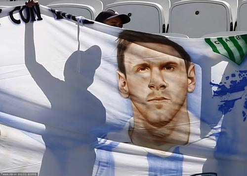 Fan xứ sở Tango "mở tiệc" mừng Argentina thắng Thụy Sỹ - 7