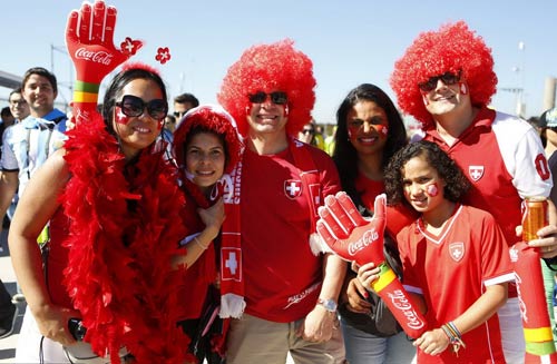 Fan xứ sở Tango "mở tiệc" mừng Argentina thắng Thụy Sỹ - 4