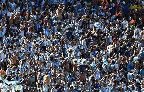 Fan xứ sở Tango "mở tiệc" mừng Argentina thắng Thụy Sỹ - 14