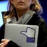 Thời trang Hi-tech - "Facebook coi người dùng như chuột bạch"