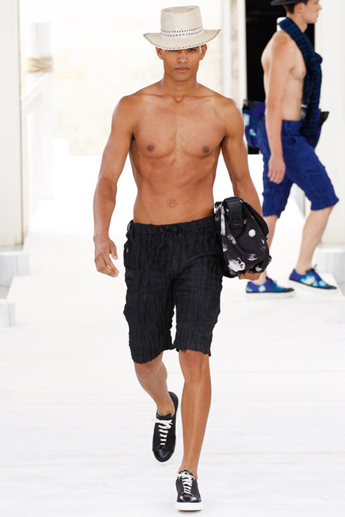 "Niềm tự hào châu Á" và cuộc chơi cùng vải vóc - 6