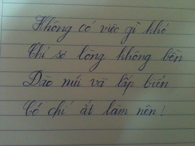 Sĩ tử 15 năm bò trên đất viết chữ đẹp như in - 2