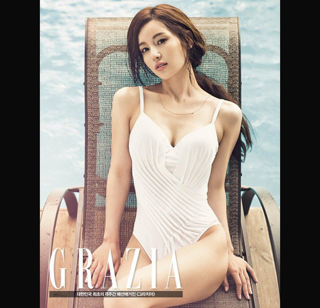 Trong khi đó, trong showbiz Hàn, nữ diễn viên Nam Gyu Ri bất ngờ tung ảnh bikini chụp cho tạp chí Grazia.
