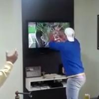 Bóng đá - Từ fan nữ "cuồng nhiệt" đến CĐV đập vỡ tivi