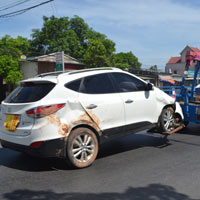 Tin tức trong ngày - Tai nạn trên đường đi thi đại học, 2 bố con nhập viện