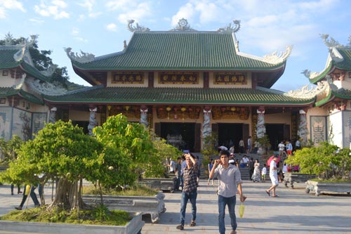 Sĩ tử vái phật cầu may trước ngày vượt vũ môn - 15