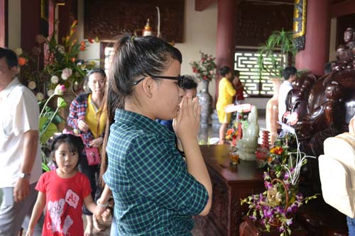 Sĩ tử vái phật cầu may trước ngày vượt vũ môn - 20