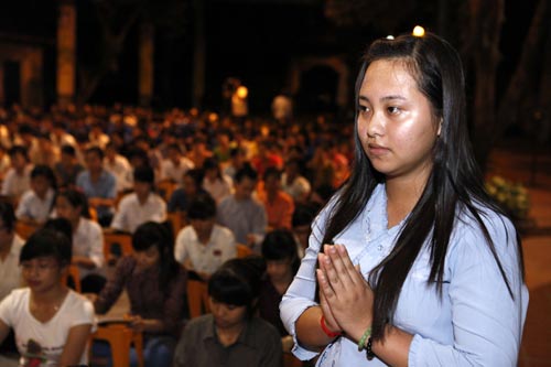 Sĩ tử vái phật cầu may trước ngày vượt vũ môn - 14