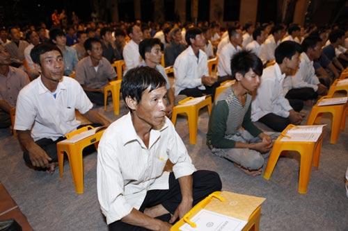 Sĩ tử vái phật cầu may trước ngày vượt vũ môn - 6