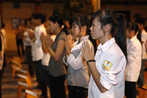 Sĩ tử vái phật cầu may trước ngày vượt vũ môn - 9