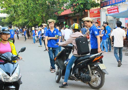 Sáng nay, gần 600.000 thí sinh làm bài thi môn Toán - 3