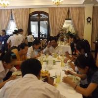 Tin tức trong ngày - Huế: Sĩ tử được mời cơm trưa ở khách sạn 4 sao