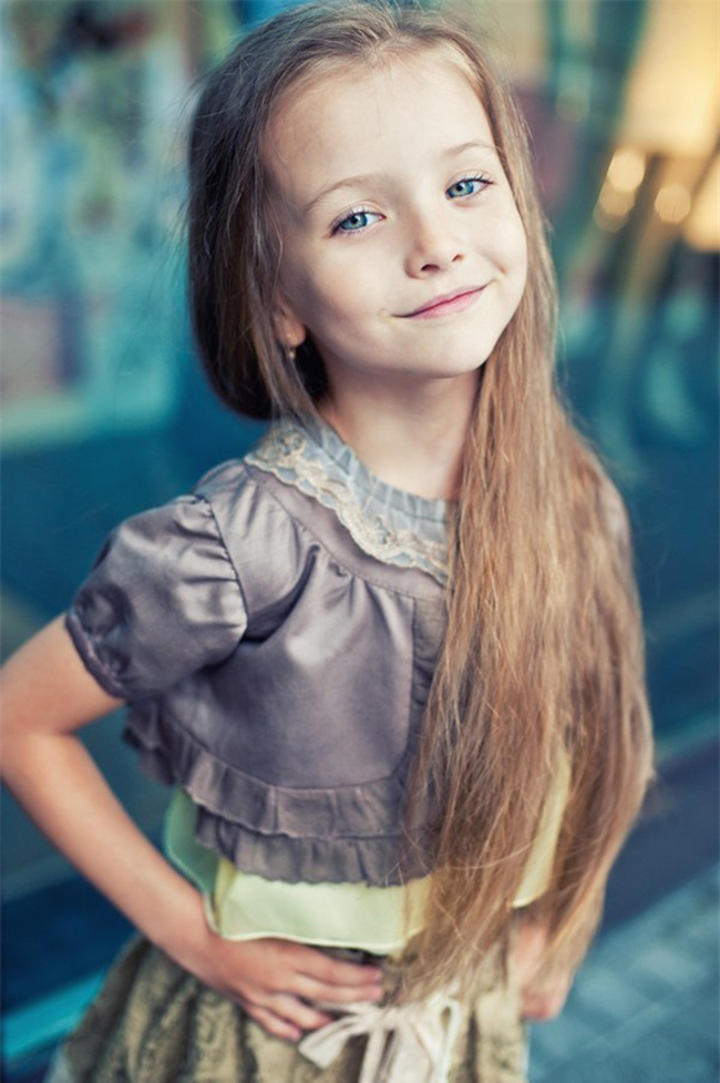 Các tờ báo lớn của Trung Quốc, Hàn Quốc và Nhật Bản đều cho rằng, Kristina Pimenova xứng đáng được coi là một trong số hiếm hoi người mẫu nhí xinh đẹp nhất thế giới hiện nay.
