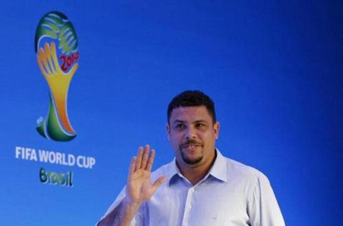 Ronaldo "béo" khuyên tiền đạo Brazil như thế nào? - 1