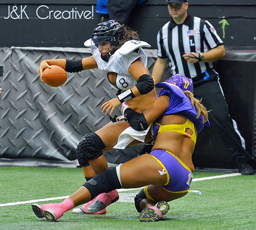 "Bóng bầu dục nội y" thu hút vì quá sexy - 2