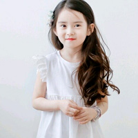 Xu hướng thời trang - Nhà giàu Hà Nội "nghiện" săn hàng hiệu cũ cho con