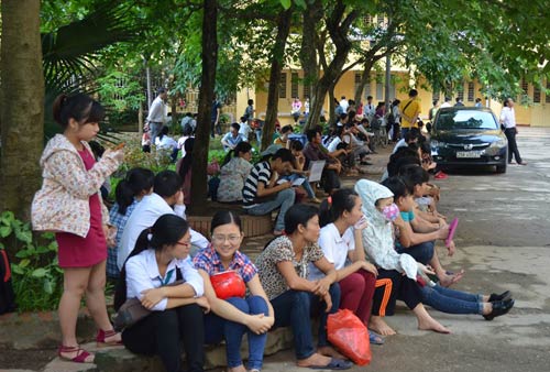 Sáng nay, thí sinh làm bài thi môn cuối - 1