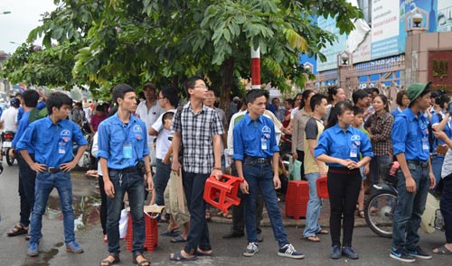 Sáng nay, thí sinh làm bài thi môn cuối - 2