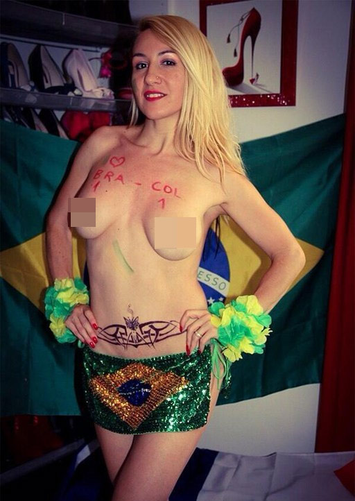 Fan nữ Brazil xinh đẹp, gợi cảm áp đảo CĐV Colombia - 1