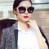 Bí quyết mặc đẹp - Dương Cẩm Lynh đẹp mê hoặc với vest