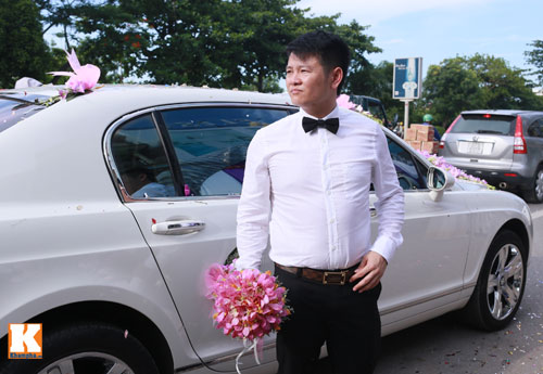 Văn Quyến hôn cô dâu thắm thiết trong ngày cưới - 5