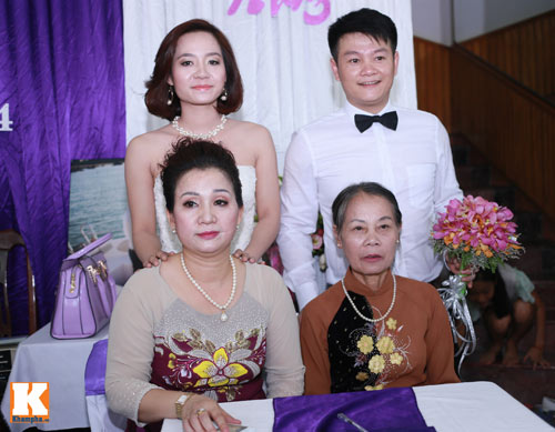 Văn Quyến hôn cô dâu thắm thiết trong ngày cưới - 8