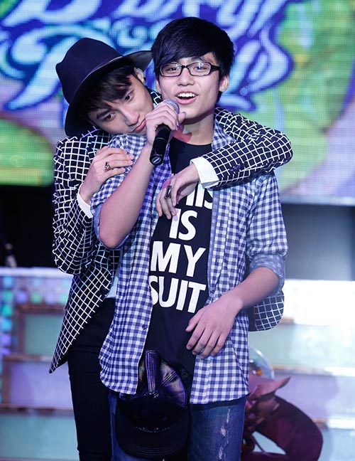 Tuổi mới, Sơn Tùng mong mua được nhà cho bố mẹ - 4