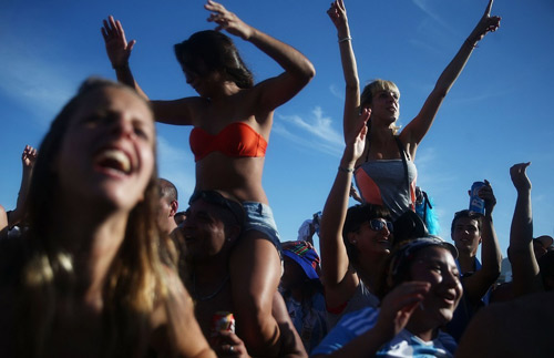 Ngắm fan nữ xinh đẹp của tứ đại anh hào World Cup - 3