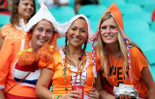 Ngắm fan nữ xinh đẹp của tứ đại anh hào World Cup - 5