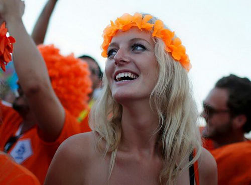Ngắm fan nữ xinh đẹp của tứ đại anh hào World Cup - 6