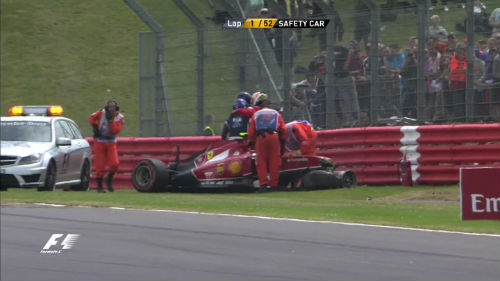 Kimi Raikkonen thoát chết sau tai nạn đâm xe - 1