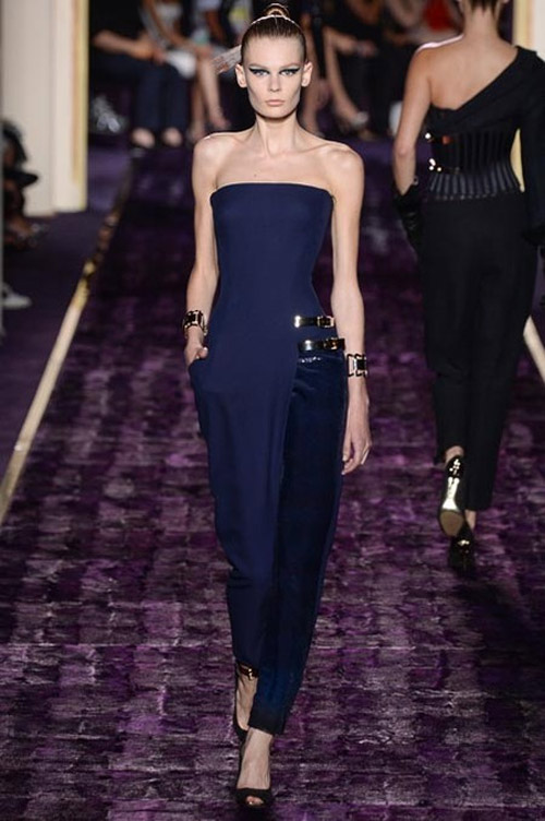 Quyền lực tối thượng đến từ những chiếc váy xa xỉ - 4