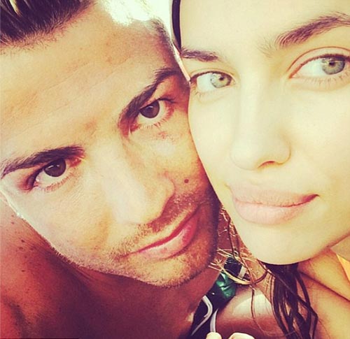 Ronaldo tận hưởng kỳ nghỉ bình yên bên bạn gái - 1