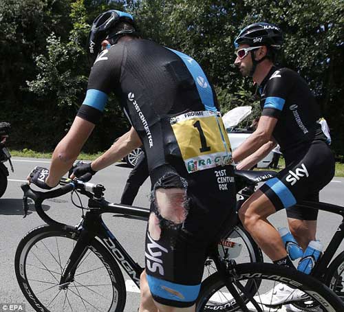 Tai nạn đáng tiếc của Chris Froome ở Tour de France - 3