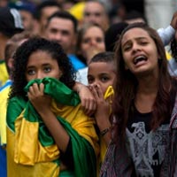 CĐV Brazil phát điên với dàn cầu thủ tệ nhất lịch sử