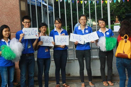 Sáng nay, hơn 570.000 thí sinh làm bài thi môn Toán, Địa - 6