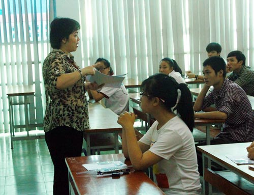 Sáng nay, hơn 570.000 thí sinh làm bài thi môn Toán, Địa - 5