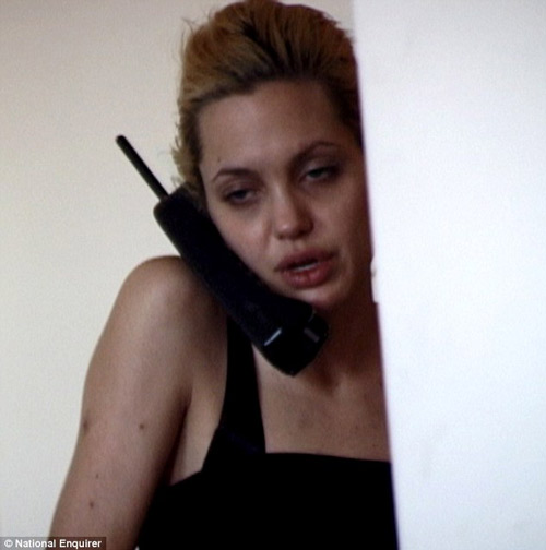 Lộ clip Angelina Jolie tiều tụy vì ma túy - 1